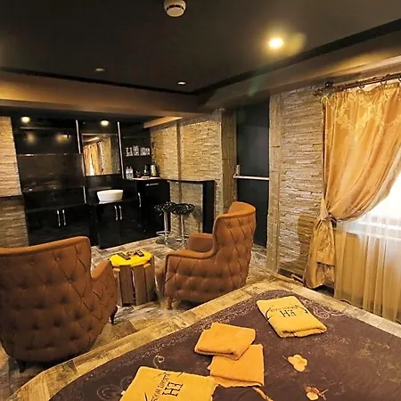 Elegant House شقة