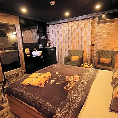 Elegant House شقة