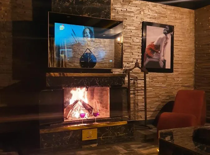 Elegant House アパート